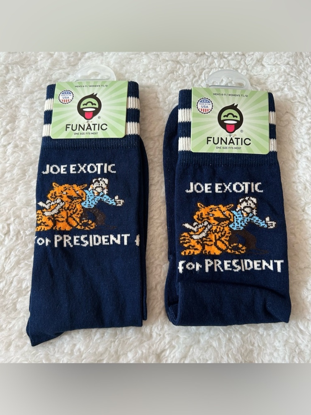 Joe Exotic For President Tiger King Big Cat Crew Socks M 6-11 W 7.5-12 X2 - Picture 1 of 4